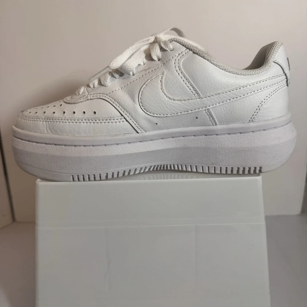 Nike Women's Court Vision Alta LTR Shoes DM0113-100 Triple White Preowned Size 7